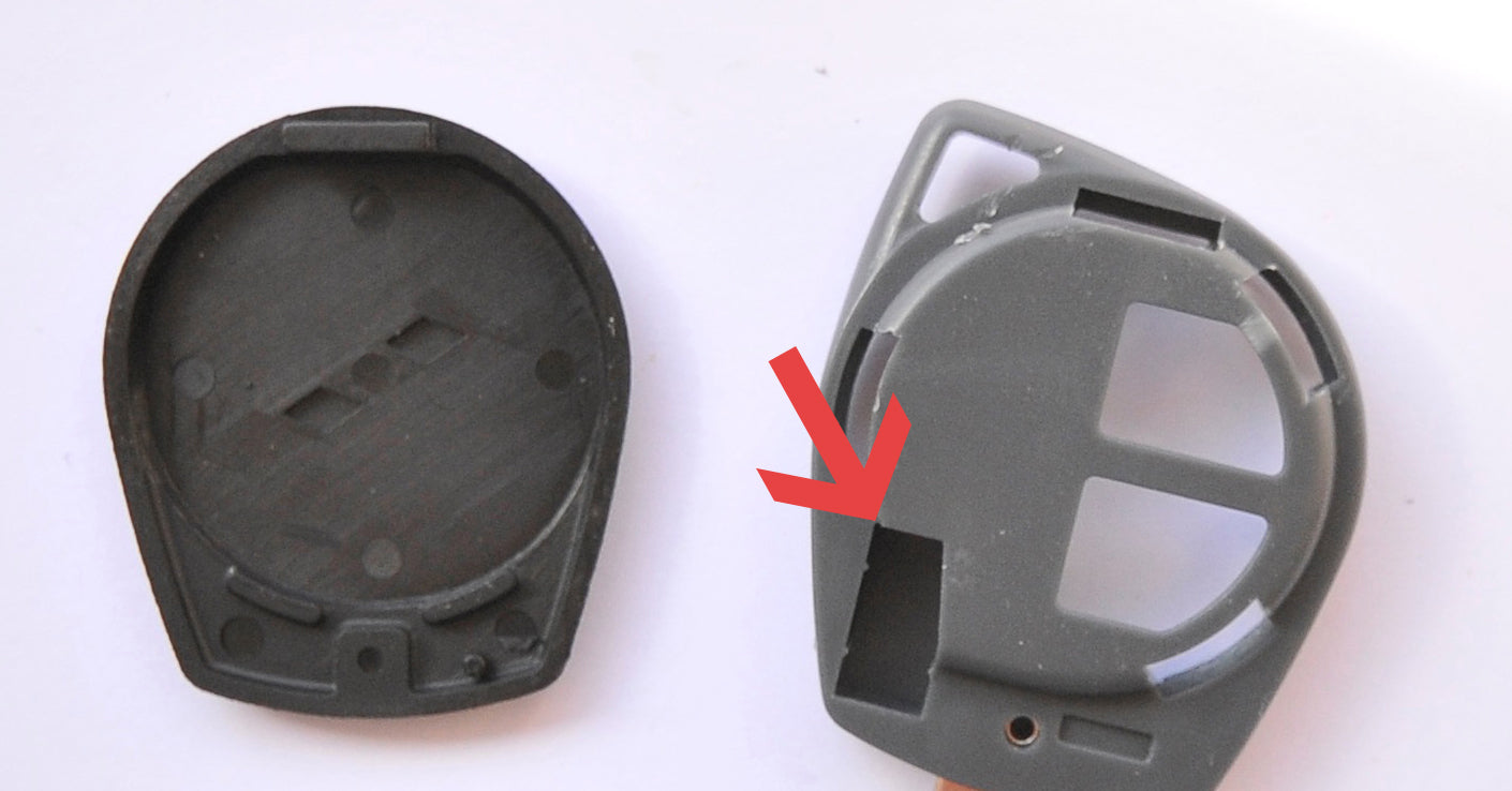 Auto Schlüssel Funk Fernbedienung 1x Gehäuse + 1x Tastenfeld + 1x fest eingegossener SZ11R Rohling + 1x CR1620 Batterie kompatibel mit Opel Suzuki Nissan