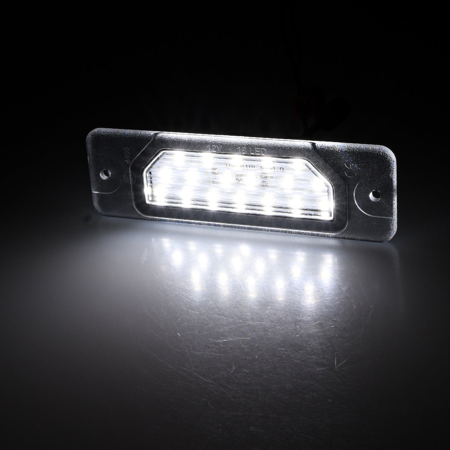 BRANDT Kennzeichenleuchten LED kompatibel mit Infiniti EX25 EX35 EX37 QX50 J50 08-18 FX35 FX37 FX50 QX70 S51 09-18 FX35 FX45 S50 03-08 I30 A33 00-01 M37 M56 M35h Y51 11-13 Q45 F50 02-06 Q45 Y33 97-01