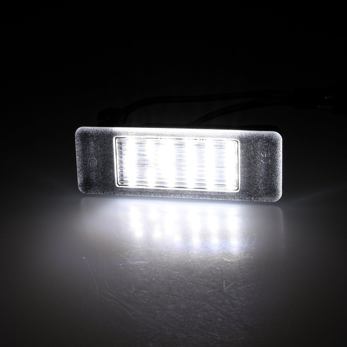BRANDT Kennzeichenleuchten LED + Widerstand kompatibel mit Peugeot 1007 I 106 II 2008 I 207 CC I 208 I 3008 5008 Van G9 3008 I 301 306 Cabrio 307 CC 307 I 308 I CC 406 Coupe Lim. 407 Coupe 6C Lim. 6D