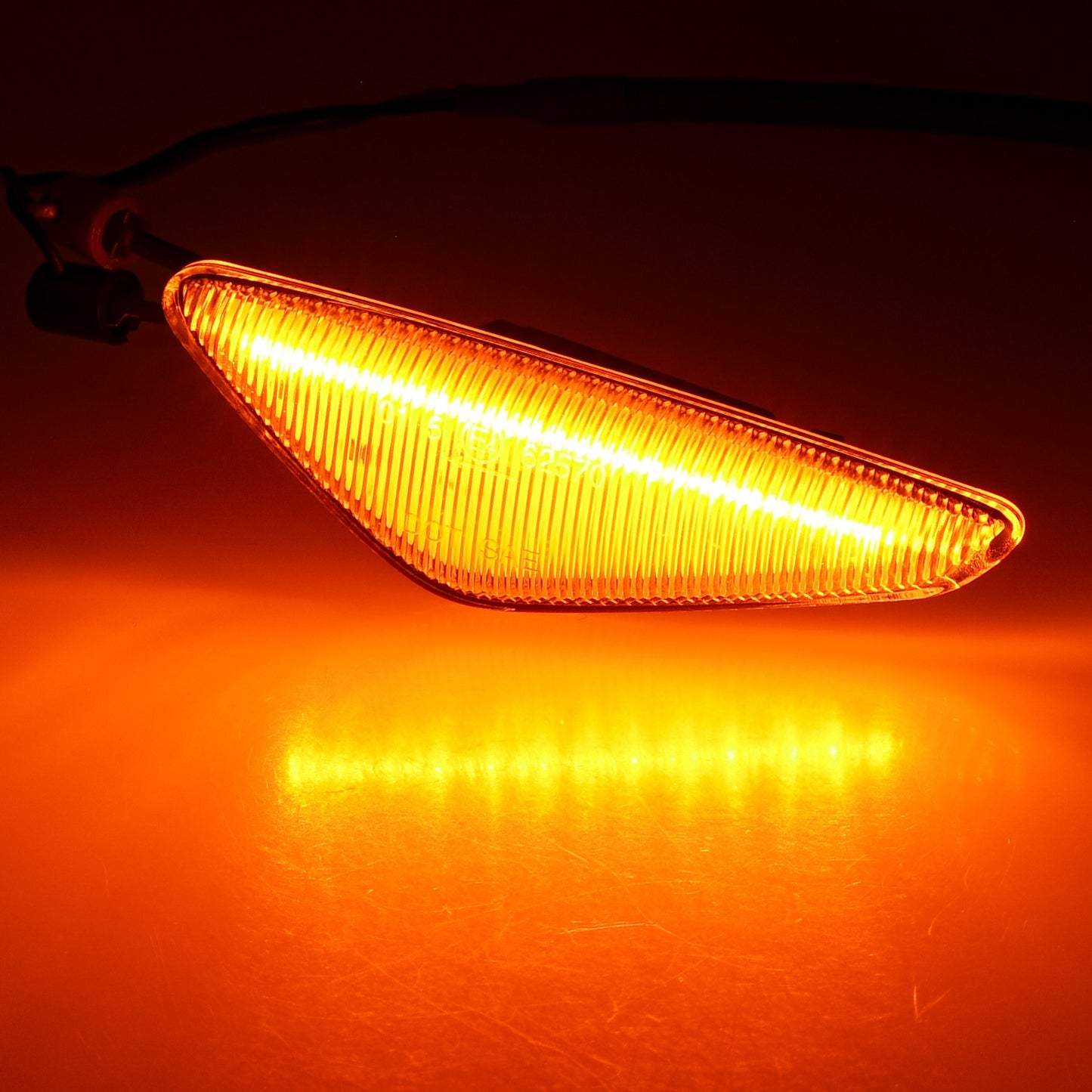 BRANDT Seitenblinker Set LED Strip Design Blinker Weiss passend für Bmw X5 E70 06-14 X3 F25 11-14 X6 E71 08-14 F72 Hybrid 09-12 Blinkleuchten